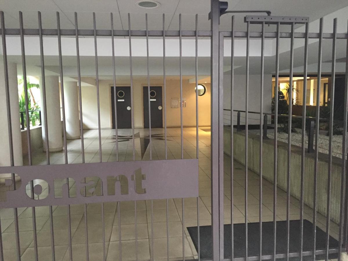 T2 Proche De La Gare, A 10 Minutes A Pieds De La Croisette, Piscine & Parking Dans Residence De Haut Standing Cannes Kültér fotó
