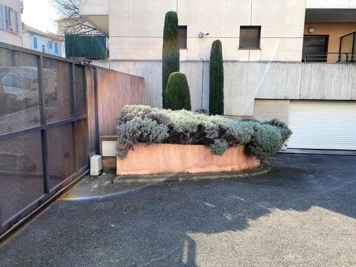 T2 Proche De La Gare, A 10 Minutes A Pieds De La Croisette, Piscine & Parking Dans Residence De Haut Standing Cannes Kültér fotó
